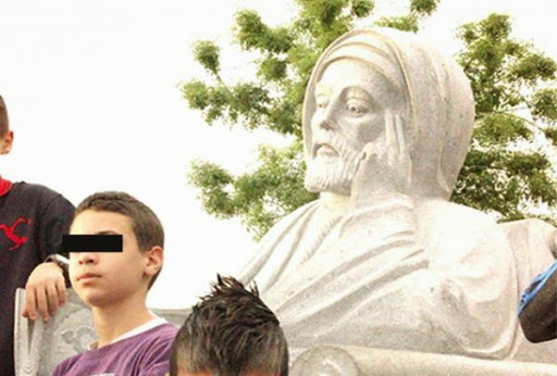 La famille Benbadis exige l’enlèvement de la statue du cheikh