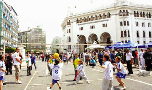 L’Algérie changera « en douceur »