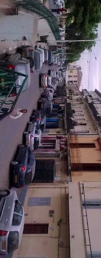 Le « cabas » n&rsquo;est plus compétitif, le marché de la téléphonie de Belfort (Alger) s&rsquo;adapte pour ne pas mourir