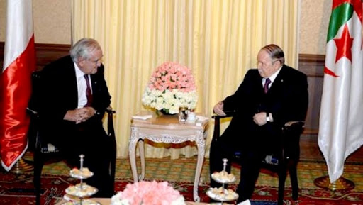Le président Bouteflika reçoit Jean-Pierre Raffarin