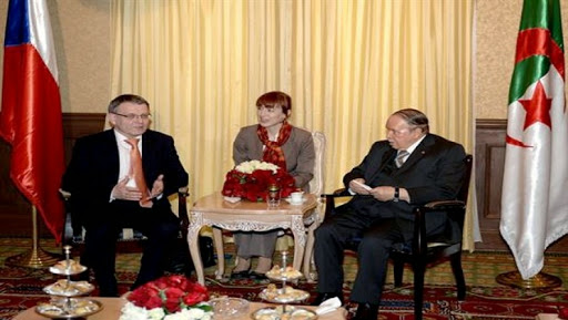 Le président Bouteflika reçoit le ministre tchèque des Affaires étrangères
