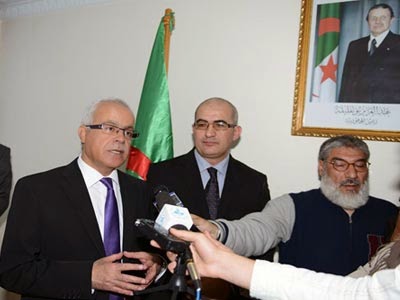Promotion de tamazight, Signature d’une convention entre le ministère de la Communication et le HCA