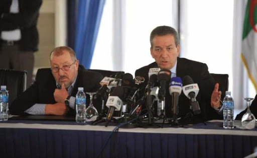 Recadrage des importations, Les véhicules et le ciment concernés par les licences