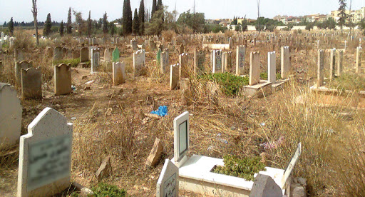 RELIZANE : A la recherche d’un petit espace libre au cimetière de Sidi Abdelkader