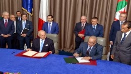 Algérie-France: signature de 4 accords de partenariat économique