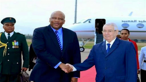 Arrivée du Roi du Lesotho Letsie III à Alger pour une visite d’Etat