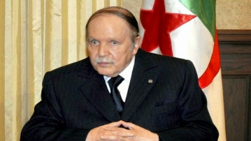 Bouteflika appelle les journalistes à adhérer à la démarche de réforme engagée