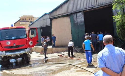Des grandes quantités de la production calcinées, Une usine de polystyrène prend feu à Bouira