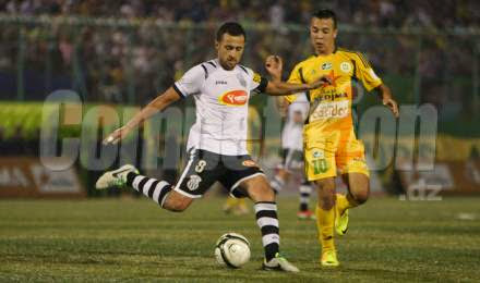 Football/Ligue 1: Mourad Delhoum (ES Sétif) vise son 15e titre personnel