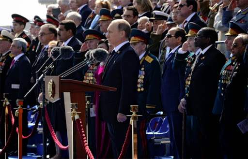 L’absence de Hollande à Moscou critiquée en France