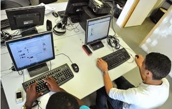 Le président bouteflika a procédé à un remaniement ministériel, Le nouveau gouvernement affole la Toile