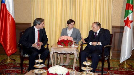 Le président Bouteflika reçoit le ministre tchèque de la Défense