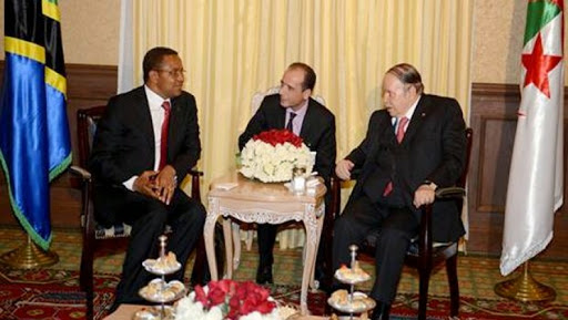 Le président Bouteflika s’entretient avec son homologue tanzanien