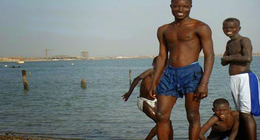 Les africains à la découverte de la grande bleue à Beni Saf