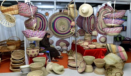 Les constantinois admiratifs devant les produits du terroir exposés