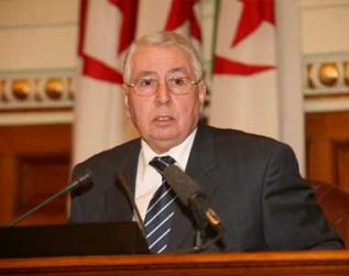 M. Bensalah offre un dîner en l’honneur du président tanzanien