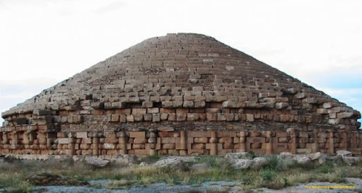 Monuments funéraires royaux en Algérie : L’Imedghacen le plus vieux tombeau de la région