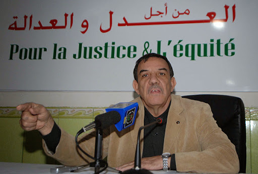 Moussa Touati,  «La visite de Hollande est destinée à désigner le successeur de Bouteflika»