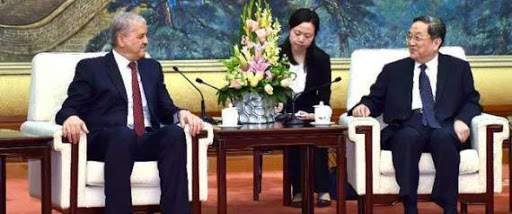 Sellal plus à l’aise avec les Champs qu’avec la Chine de Deng