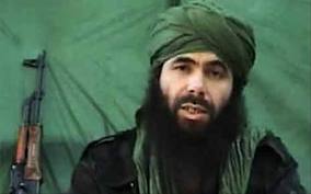 Alors que Droudkel menace les étrangers en terre musulmane, Tobrouk veut équiper son armée