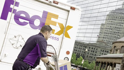 Entre arnaque et service accéléré