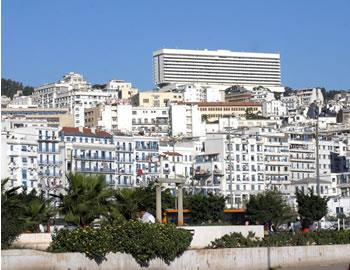 Grandes villes des pays méditerranéens, Alger cherche sa place
