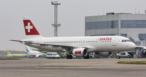 La star planétaire Bastian Baker à bord du premier vol SWISS