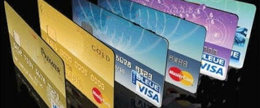 Le décollage des cartes internationales en Algérie remet la pression sur le dinar « transférable »