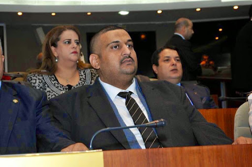 Obligation du chèque : Le député Tliba fustige la précipitation