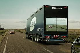 Samsung invente le premier camion transparent