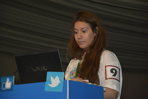 Une invention d’une étudiante algérienne : Recharger son téléphone portable en marchant !