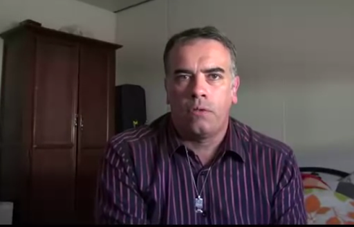 Vidéo: Jugé pour espionnage en Algérie parce qu’il photographiait son chantier avec un jouet