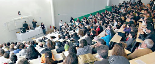 23.000 étudiants algériens poursuivent actuellement leurs études dans les universités françaises