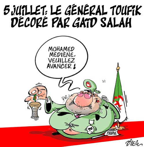 5 juillet: le général Touik décoré par Gaid Salah