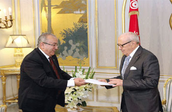 Algérie – Tunisie : Lamamra remet un message du Président Bouteflika au Président tunisien