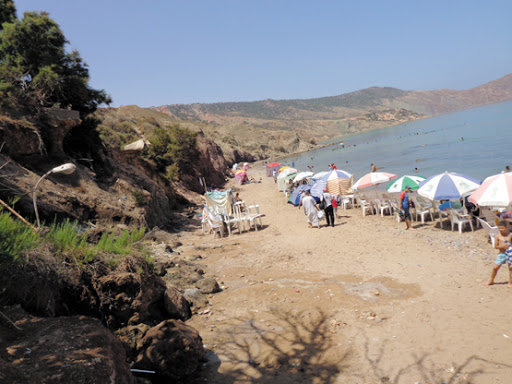 Après avoir privatisé les plages de la corniche, Les «m’targuia» s’attaquent même à Ain Franine
