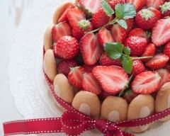 Charlotte aux fraises maison