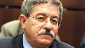 Il a transmis la « charte de la réforme politique » élaborée par l’opposition,Le président du MSP reçu à la Présidence par Ouyahia