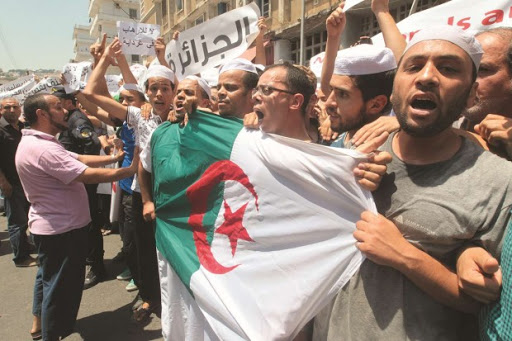 La communauté mozabite dénonce le massacre, Rassemblements à Alger et à Oran, baisse de rideaux à Constantine