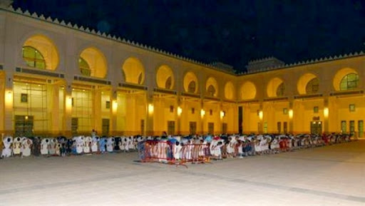 La grande mosquée d’Oran accueille chaque soir de milliers de fidèles