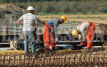 Les algériens et le ramadhan, Le pénible travail sur chantier