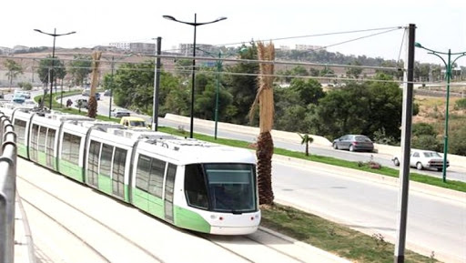 Les traminots de Constantine poursuivent leur grève mais reprennent le service minimum