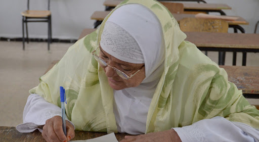 Sbaa Fatna, 72 ans, n&rsquo;a pas eu son bac mais a gagné l&rsquo;estime générale