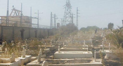 un incendie au cimetiere de Sidi Benhaoua a Mostaganem : au moins respectez nos morts !