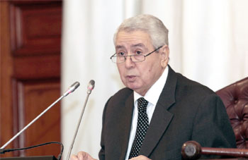 Algérie – Syrie : M. Bensalah passe en revue avec le Grand mufti de Syrie les dangers et dérives de l’extrémisme religieux