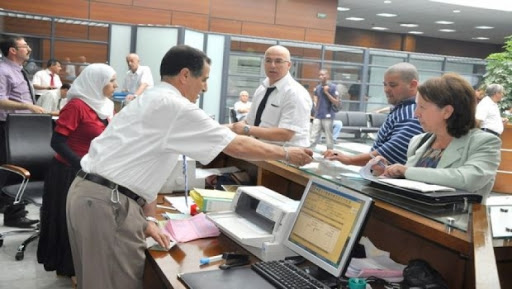 Chèque obligatoire: les banques rassurantes, des contractants hésitants