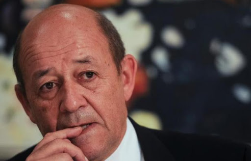 Des escrocs se font passer pour le ministre français de la Défense