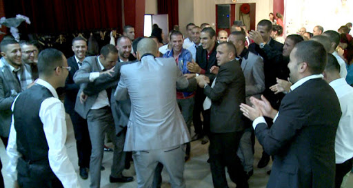 Fêtes de mariage à Chlef : joie, dépenses et nuisances sonores