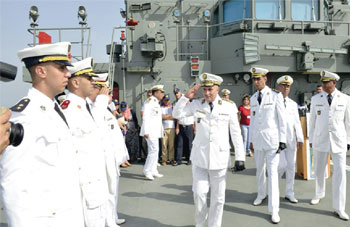 Forces navales : Le bateau école « Soummam 937 » accoste au port d’Alger