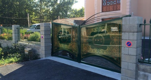 France : une mosquée attaquée au cocktail Molotov